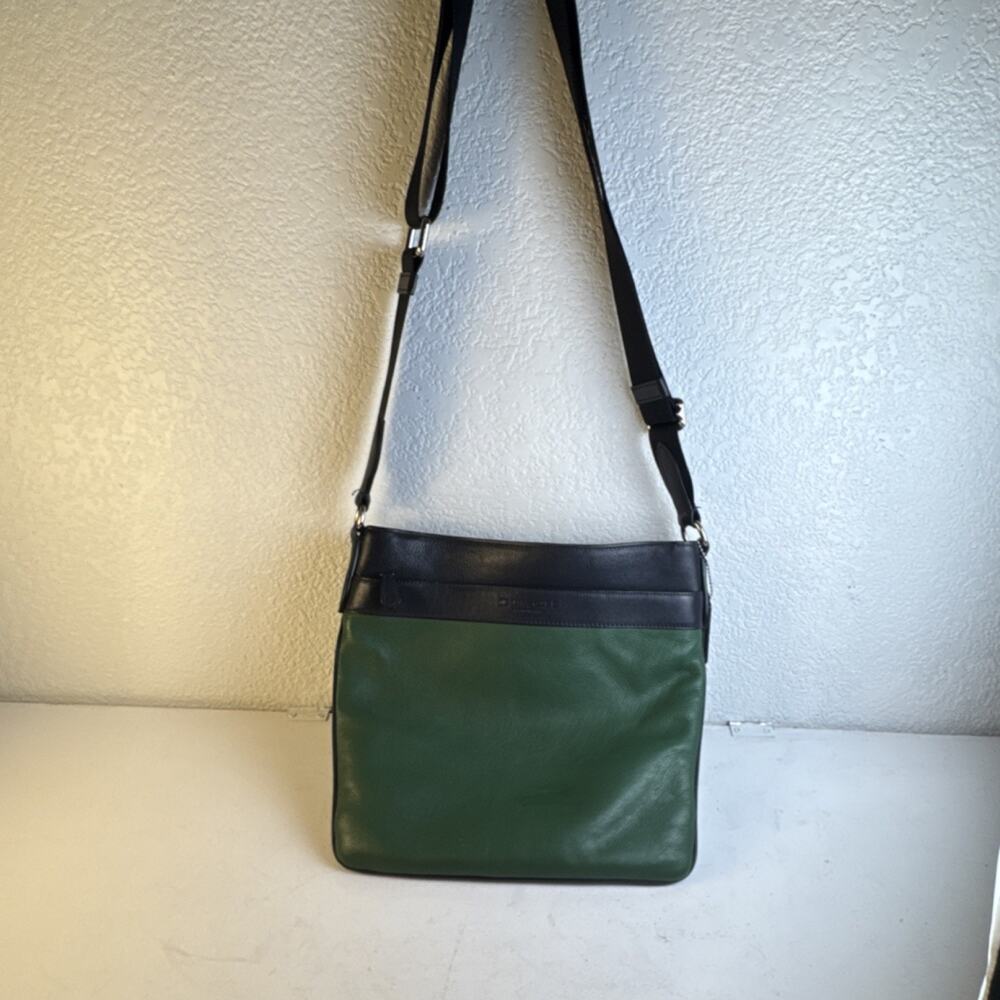 (9017)Coach Green Black Shoulder Bag with Adjustable Strap & Zipper for Women